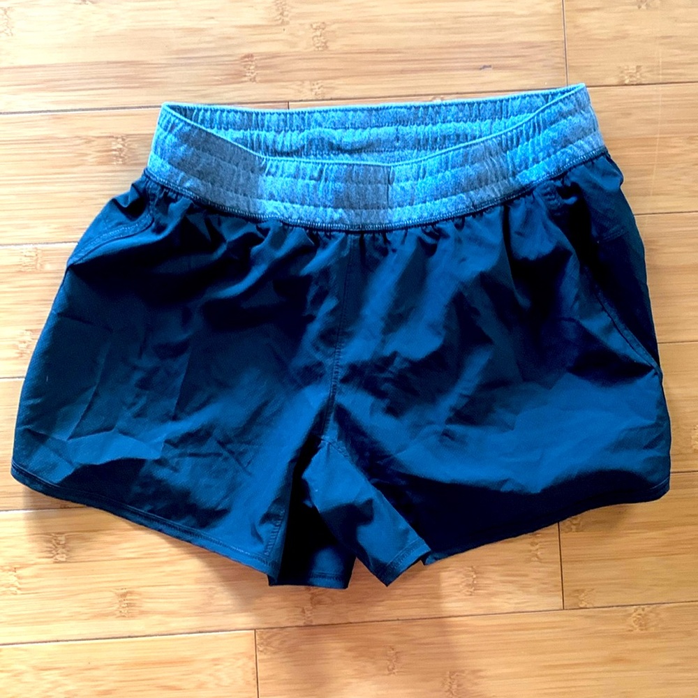 Columbia athletic shorts